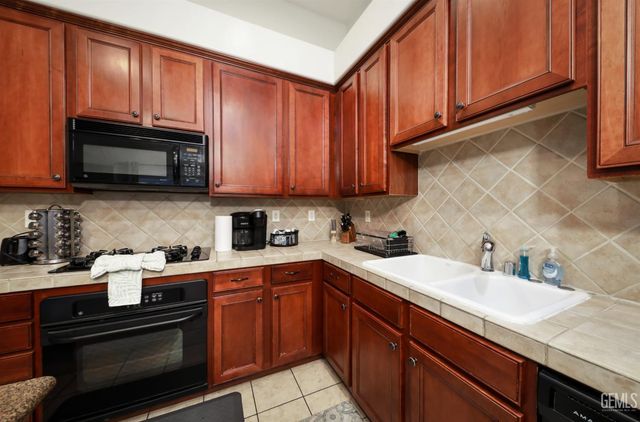 13402 Boyd Lake Drive, Bakersfield, CA 93314