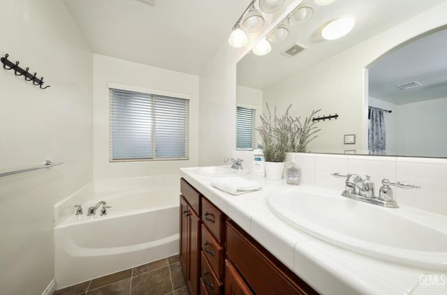 13402 Boyd Lake Drive, Bakersfield, CA 93314