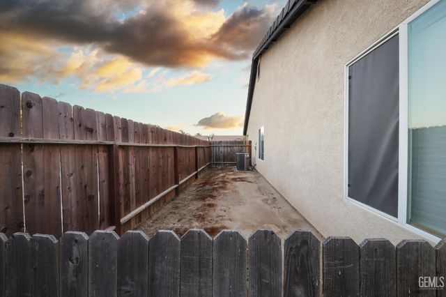 13402 Boyd Lake Drive, Bakersfield, CA 93314