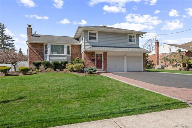 7 Plainview Road, Bethpage, NY 11714