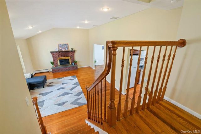 7 Plainview Road, Bethpage, NY 11714
