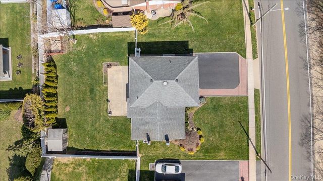 7 Plainview Road, Bethpage, NY 11714
