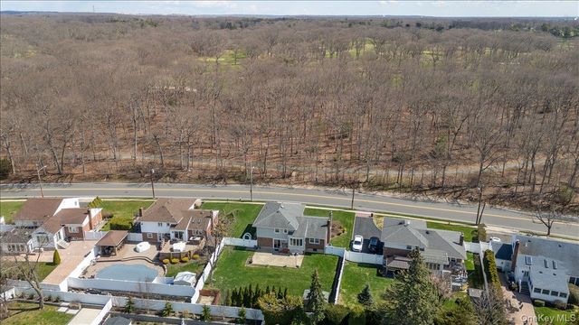 7 Plainview Road, Bethpage, NY 11714