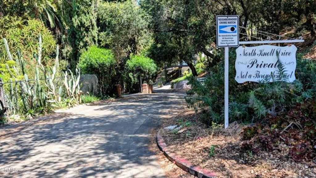 3530 N Knoll Drive, Los Angeles, CA 90068