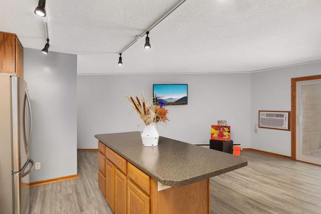 9143 Highway 55 301, Golden Valley, MN 55427