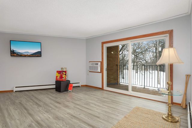 9143 Highway 55 301, Golden Valley, MN 55427