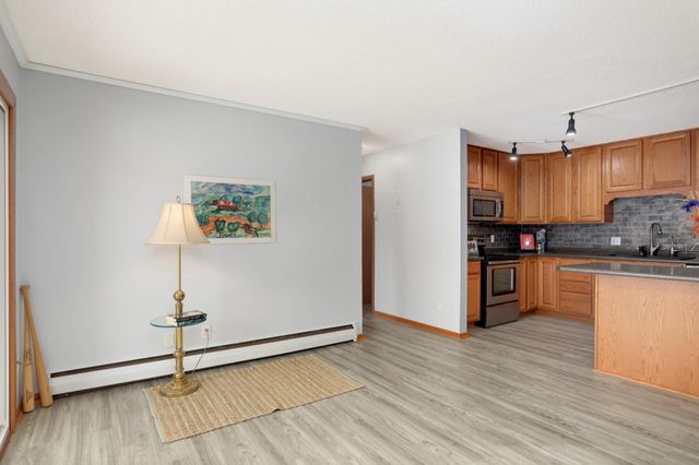 9143 Highway 55 301, Golden Valley, MN 55427