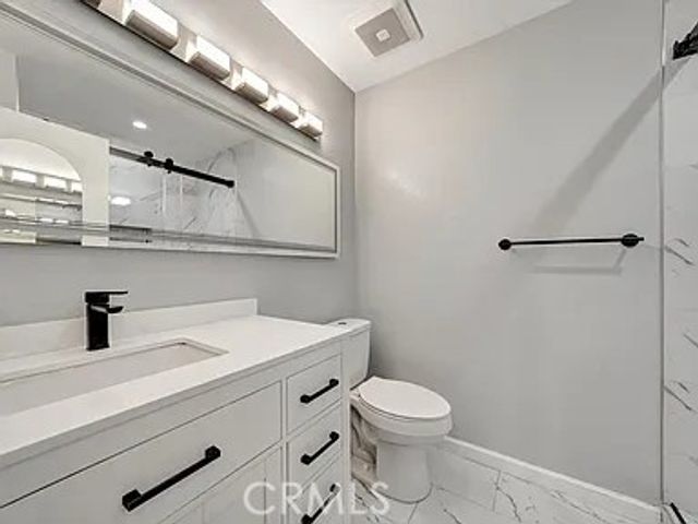 3867 Thorncroft, Inglewood, CA 90305