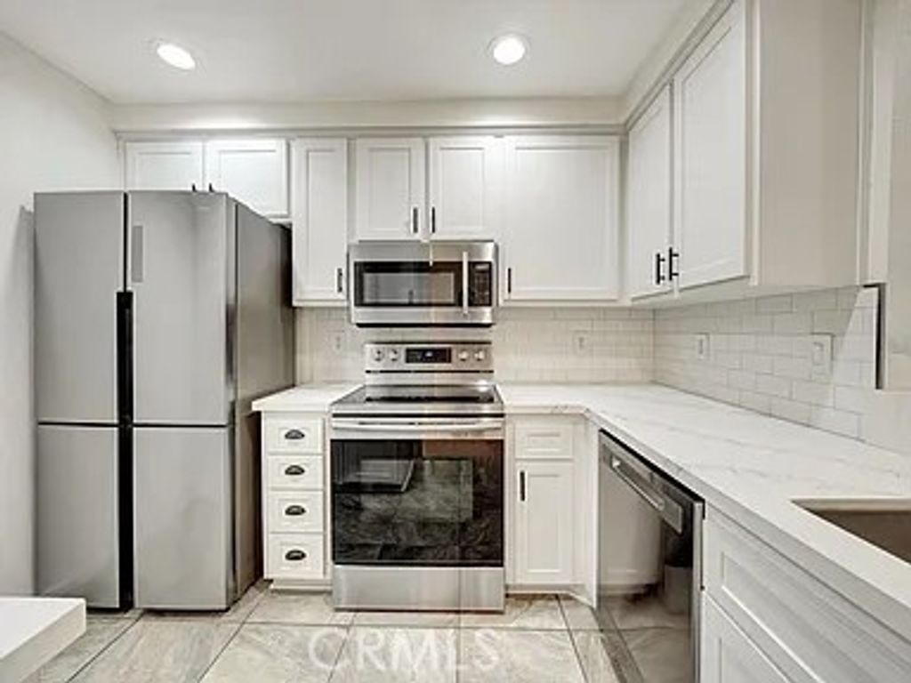 3867 Thorncroft, Inglewood, CA 90305