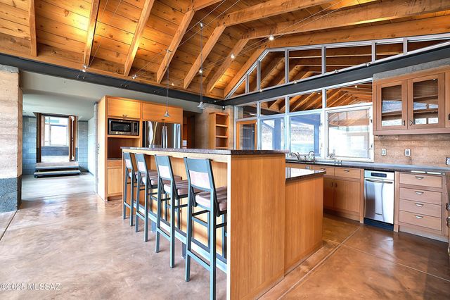 18474 E Cactus Hill Road, Vail, AZ 85641