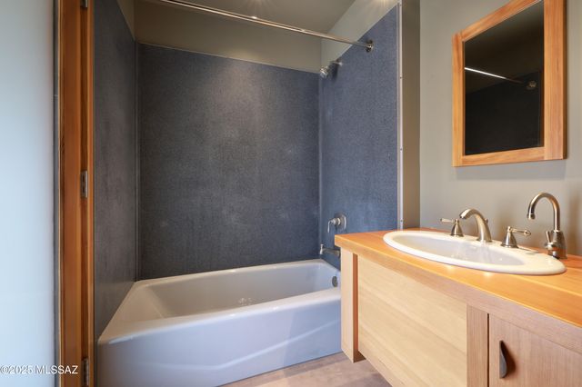 18474 E Cactus Hill Road, Vail, AZ 85641