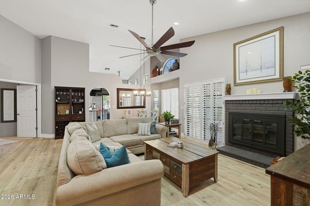 1502 W SHELLFISH Drive, Gilbert, AZ 85233