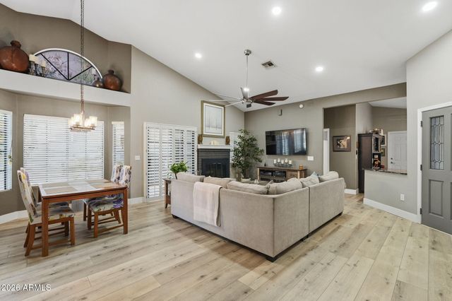 1502 W SHELLFISH Drive, Gilbert, AZ 85233