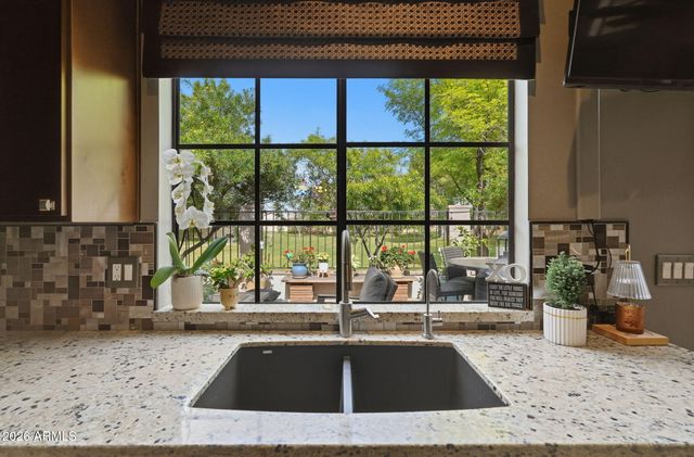 1502 W SHELLFISH Drive, Gilbert, AZ 85233