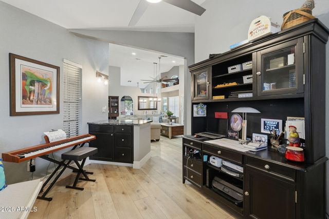 1502 W SHELLFISH Drive, Gilbert, AZ 85233