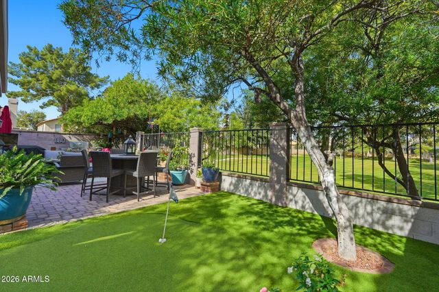 1502 W SHELLFISH Drive, Gilbert, AZ 85233