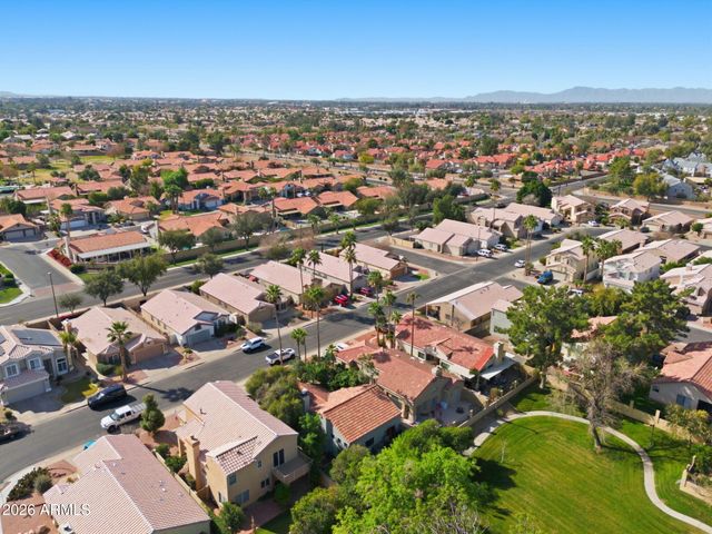 1502 W SHELLFISH Drive, Gilbert, AZ 85233