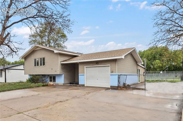 1026 Drury Lane, Colorado Springs, CO 80911