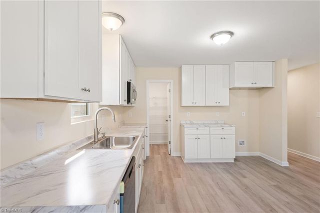 712 Richmond Avenue, Burlington, NC 27217