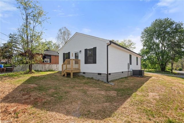 712 Richmond Avenue, Burlington, NC 27217