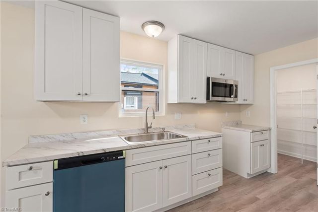 712 Richmond Avenue, Burlington, NC 27217