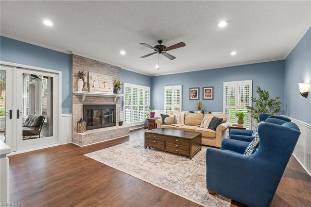 3829 Tangle Oak Drive, Clemmons, NC 27012