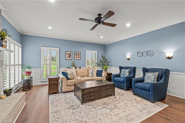 3829 Tangle Oak Drive, Clemmons, NC 27012