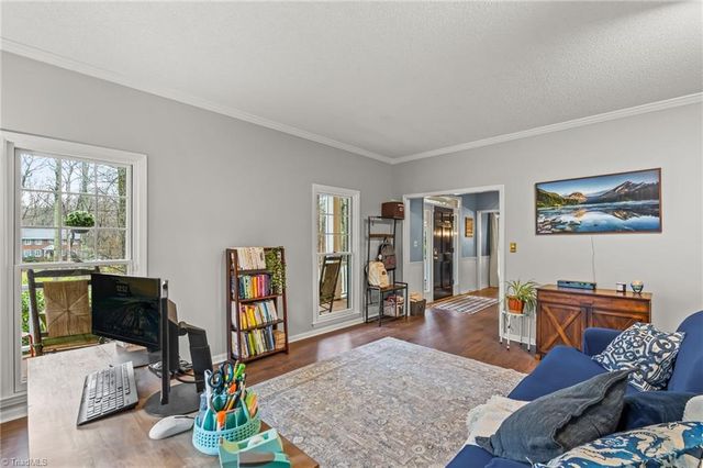 3829 Tangle Oak Drive, Clemmons, NC 27012