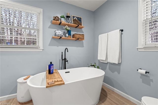 3829 Tangle Oak Drive, Clemmons, NC 27012