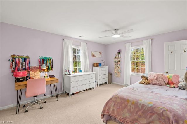 3829 Tangle Oak Drive, Clemmons, NC 27012