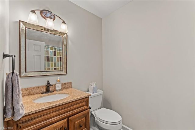 3829 Tangle Oak Drive, Clemmons, NC 27012