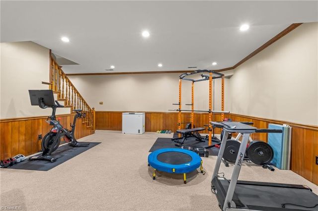 3829 Tangle Oak Drive, Clemmons, NC 27012