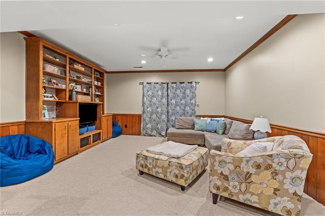 3829 Tangle Oak Drive, Clemmons, NC 27012