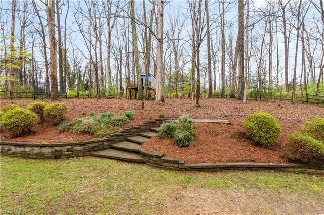 3829 Tangle Oak Drive, Clemmons, NC 27012