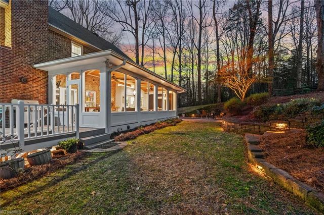 3829 Tangle Oak Drive, Clemmons, NC 27012