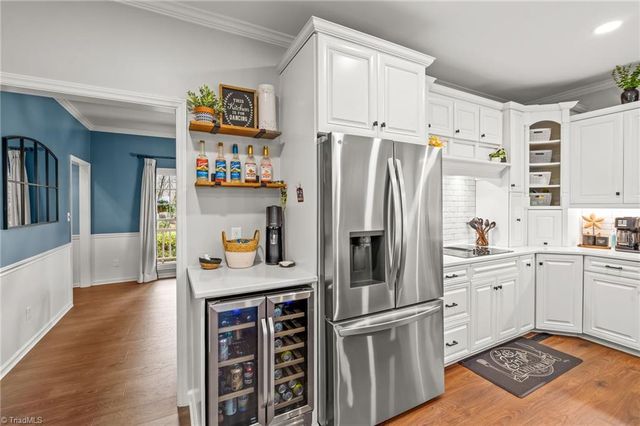 3829 Tangle Oak Drive, Clemmons, NC 27012