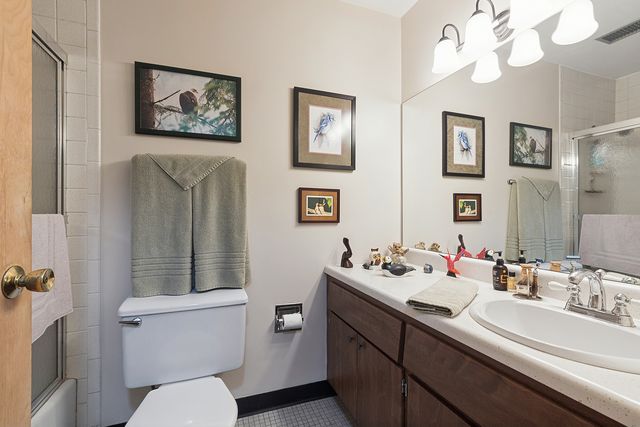 9820 S Pulaski Avenue 111, Oak Lawn, IL 60453