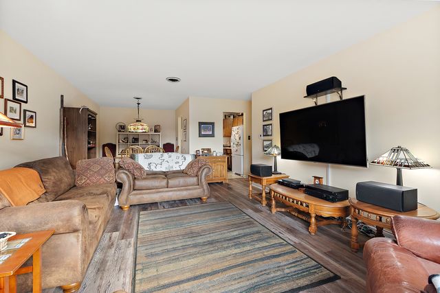 9820 S Pulaski Avenue 111, Oak Lawn, IL 60453