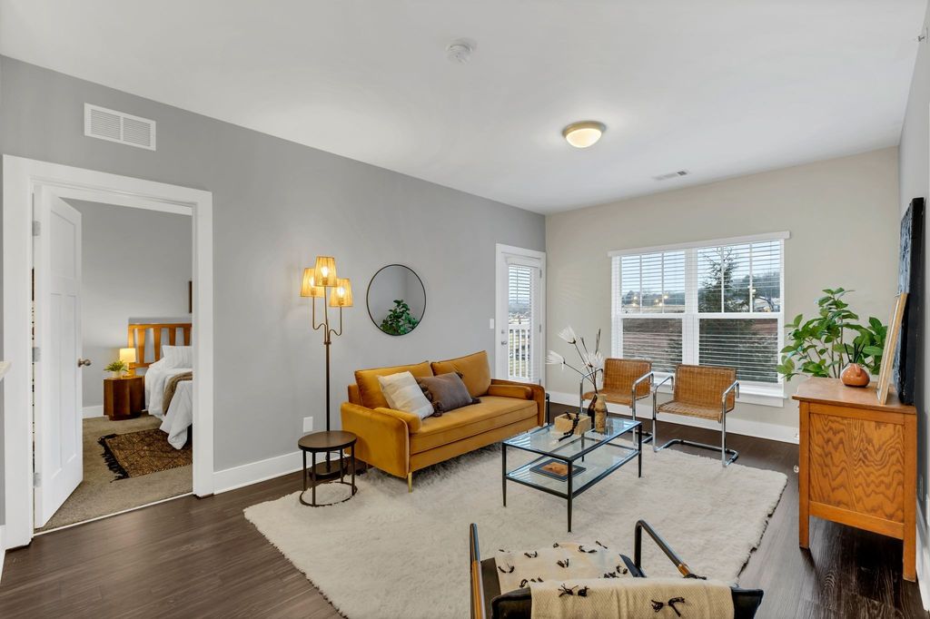 934 Governors Ct Apt 208, Antioch, TN 37013