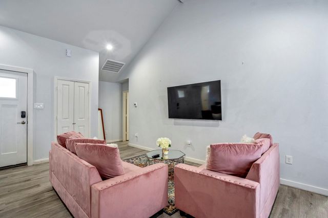 2516 Cleburne Street, Houston, TX 77004