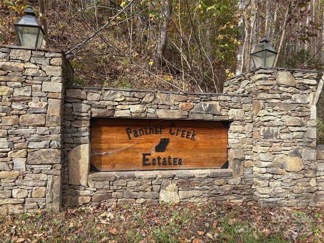 899 Hyacinth Drive, Clyde, NC 28721