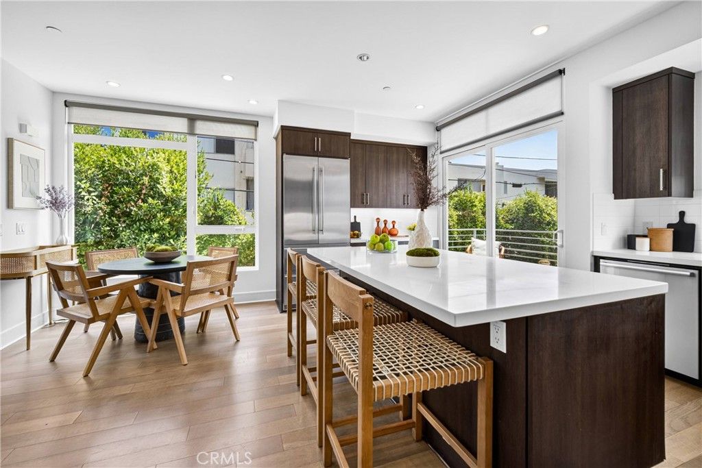 Image 10 of property listing at 1400 Fuller Avenue N 7, Los Angeles, CA 90046
