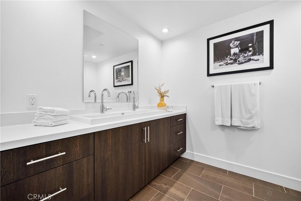Image 25 of property listing at 1400 Fuller Avenue N 7, Los Angeles, CA 90046