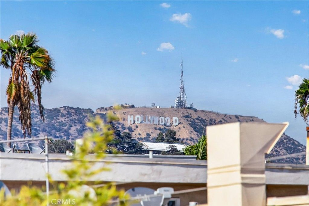 Image 29 of property listing at 1400 Fuller Avenue N 7, Los Angeles, CA 90046