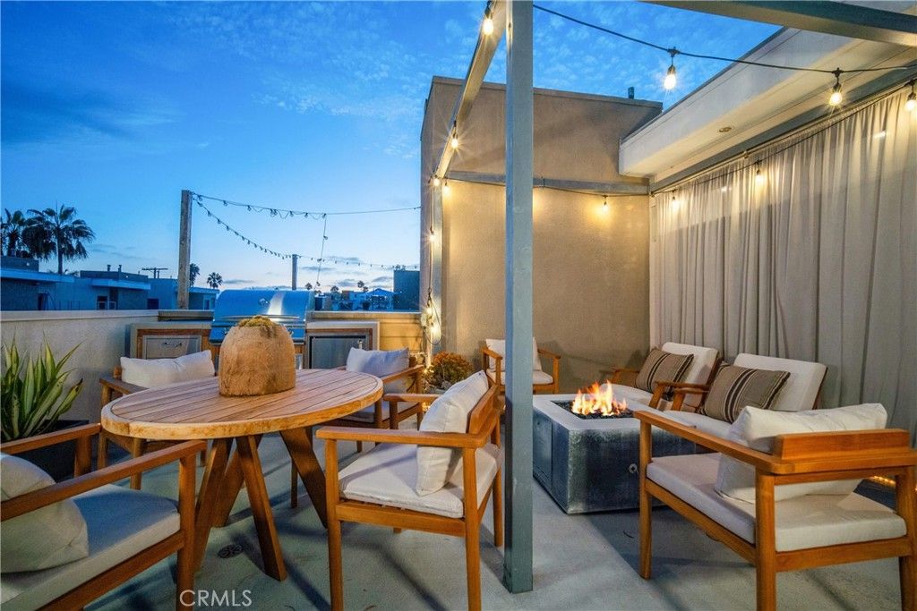 Image 30 of property listing at 1400 Fuller Avenue N 7, Los Angeles, CA 90046