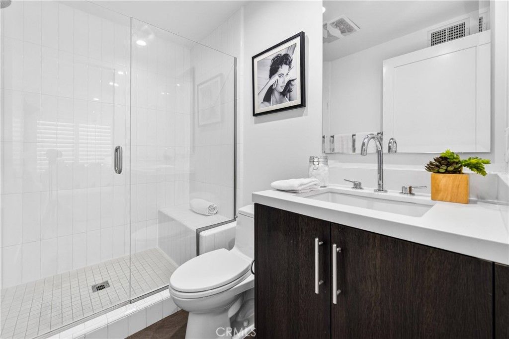Image 6 of property listing at 1400 Fuller Avenue N 7, Los Angeles, CA 90046