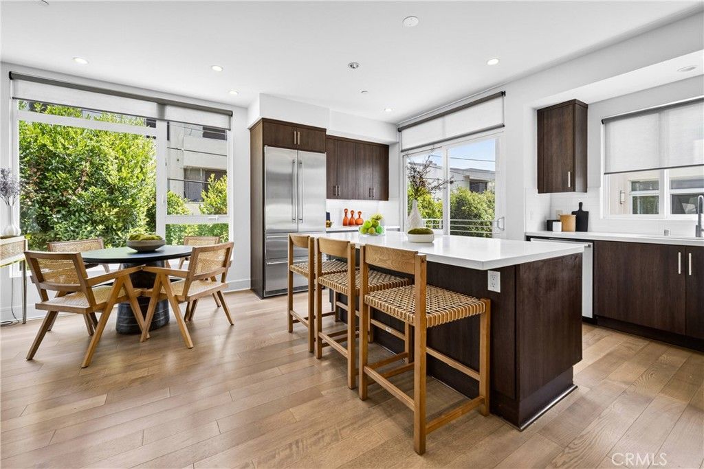 Image 8 of property listing at 1400 Fuller Avenue N 7, Los Angeles, CA 90046