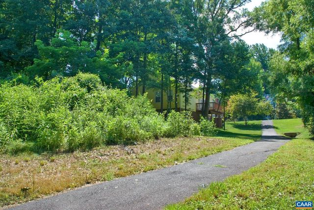 1165 COURTYARD DR, Charlottesville, VA 22903