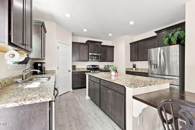 8109 Fieldcrest Lane, Fuquay Varina, NC 27526
