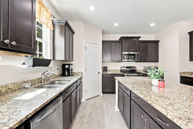 8109 Fieldcrest Lane, Fuquay Varina, NC 27526